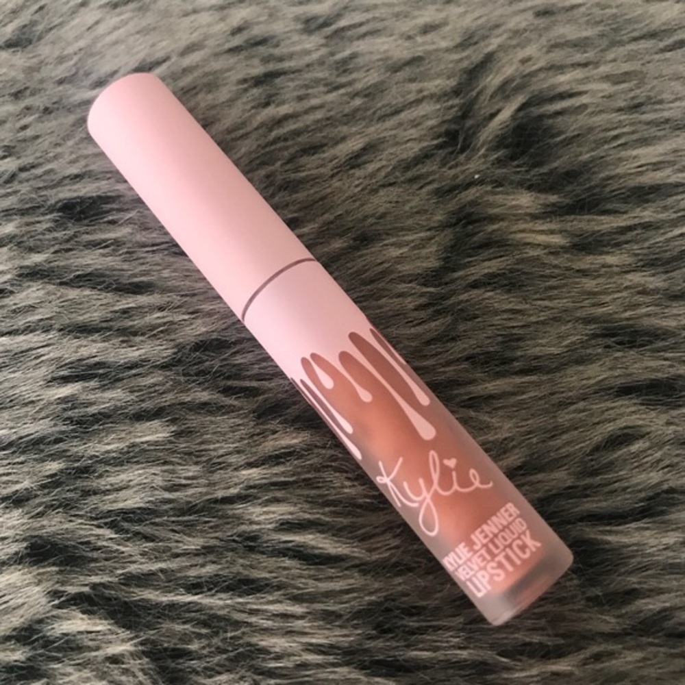 Kylie Cosmetics Mini Velvet Lipstick - Commando